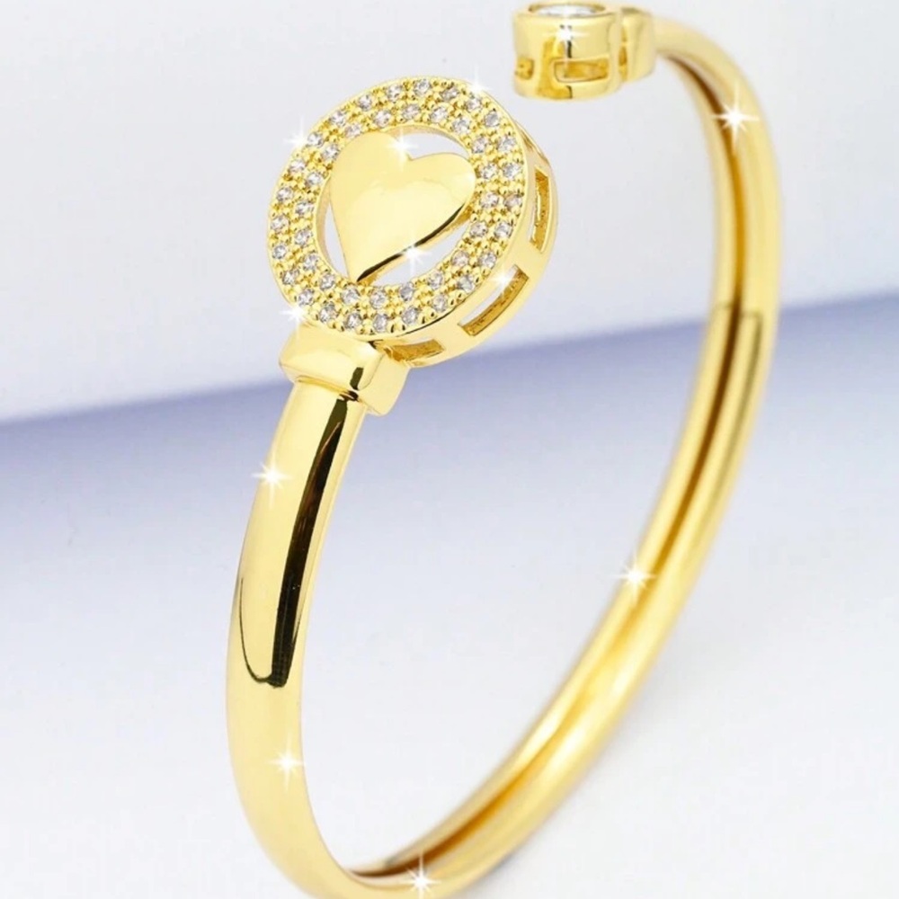 New heart cuff bracelet - Picture 4 of 5
